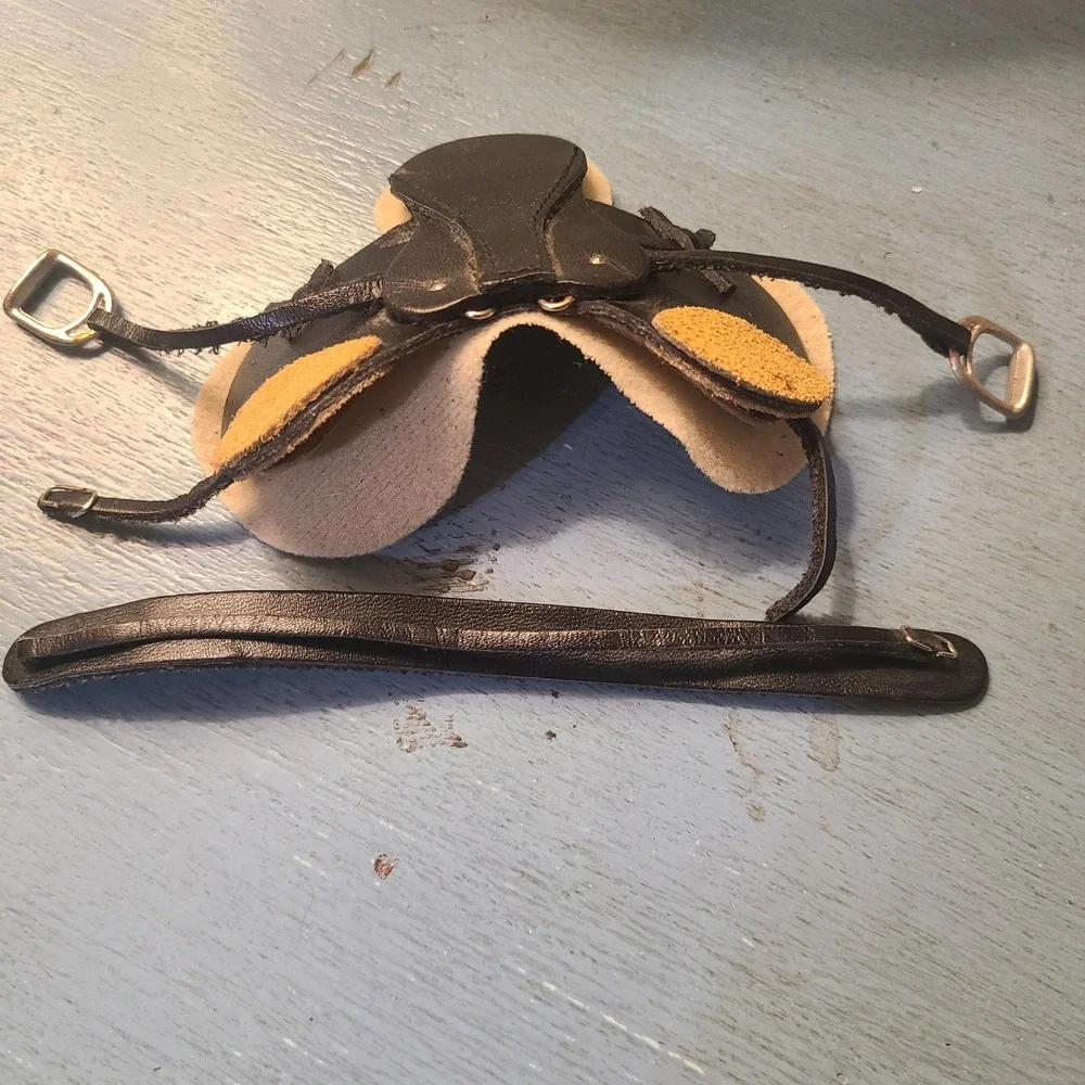 Breyer English Saddle Traditional Scale Black Tan Horse Tack Accessory